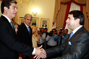 Rody_Godoy_jura_como_Ministro_en_Paraguay_372x282
